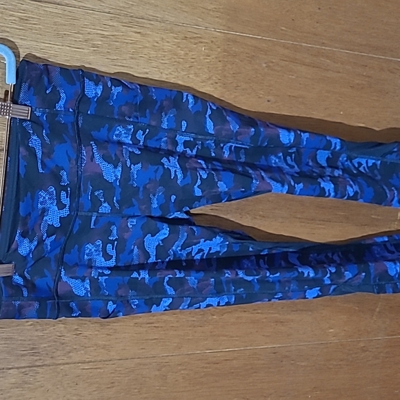Lululemon camo leggings - Picture 4 of 7